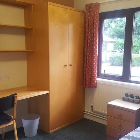 Oxley Hall-Campus Residence Лийдс Екстериор снимка