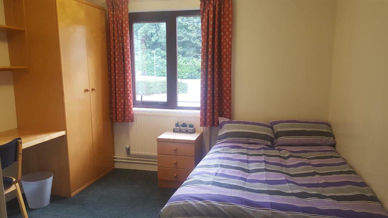Oxley Hall-Campus Residence Лийдс Екстериор снимка